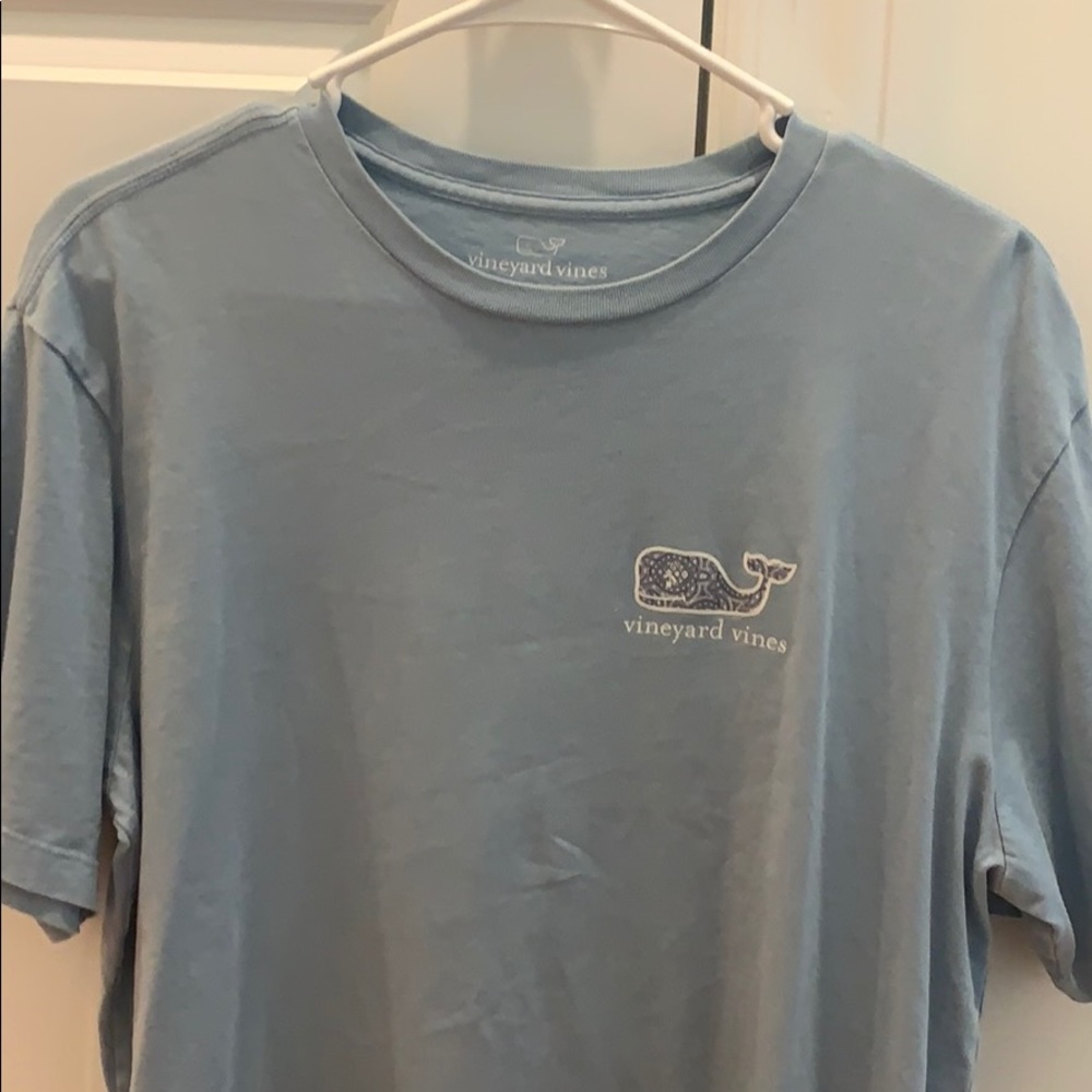 Vineyard vines tee
